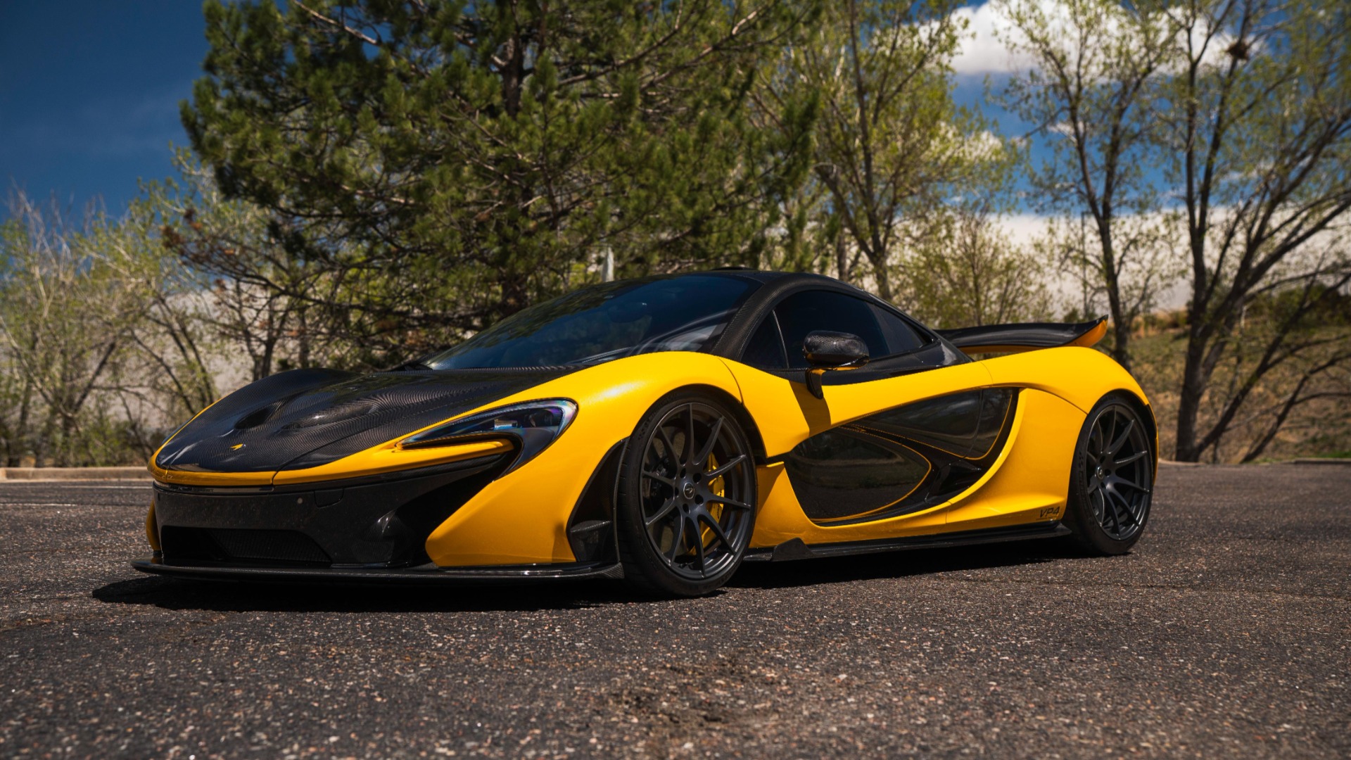 2013 McLaren P1's photo
