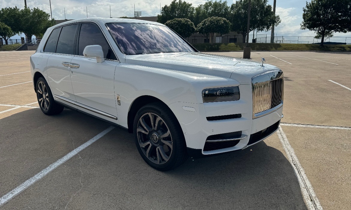 2024 Rolls Royce Cullinan RR photo 2