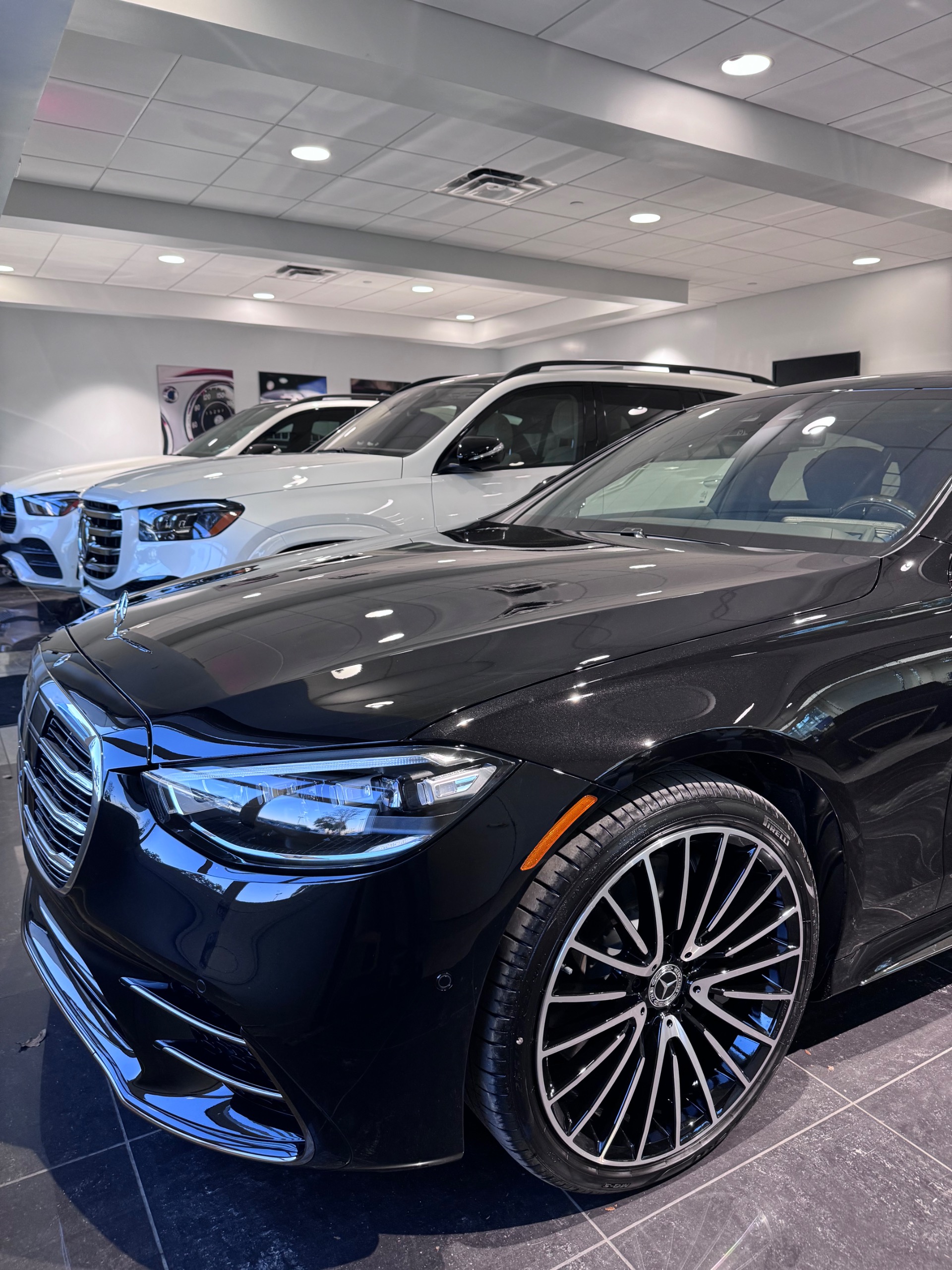 2024 Mercedes Benz S 580 4MATIC photo 3