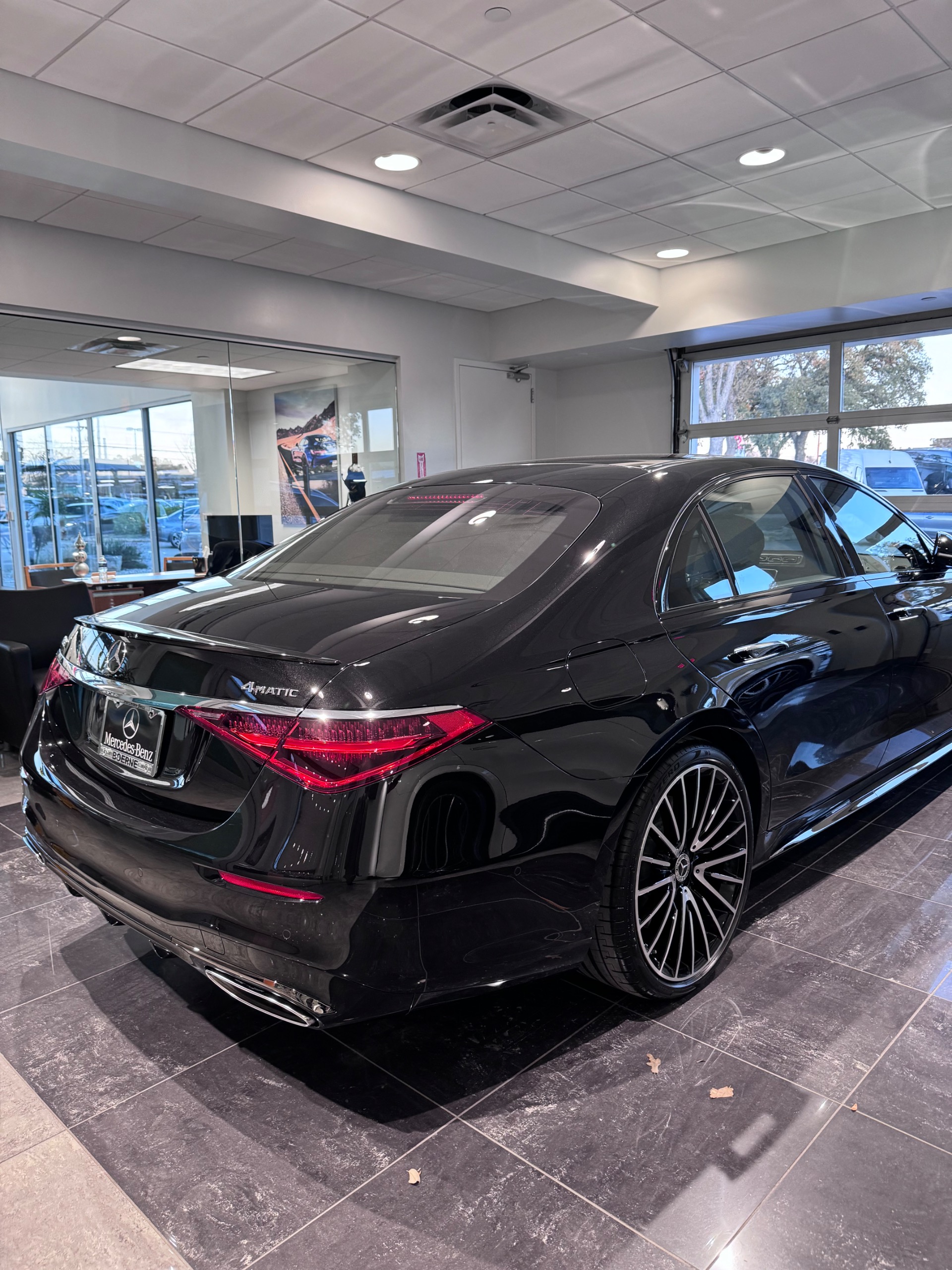 2024 Mercedes Benz S 580 4MATIC photo 4