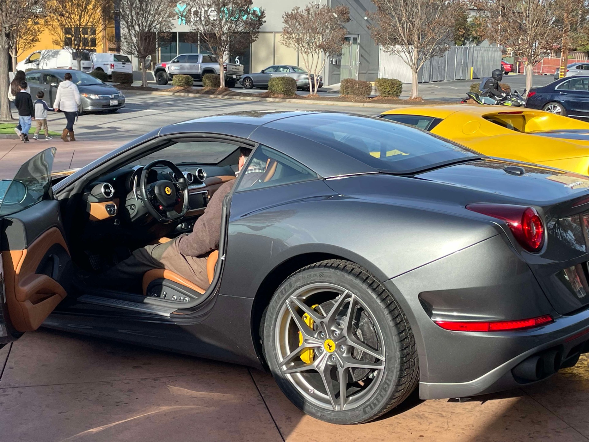 2017 Ferrari California T photo 2