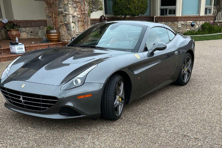 2015 Ferrari California T photo 2