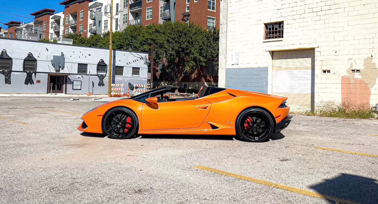 2016 Lamborghini Huracan LP 610-4 Spyder photo 4