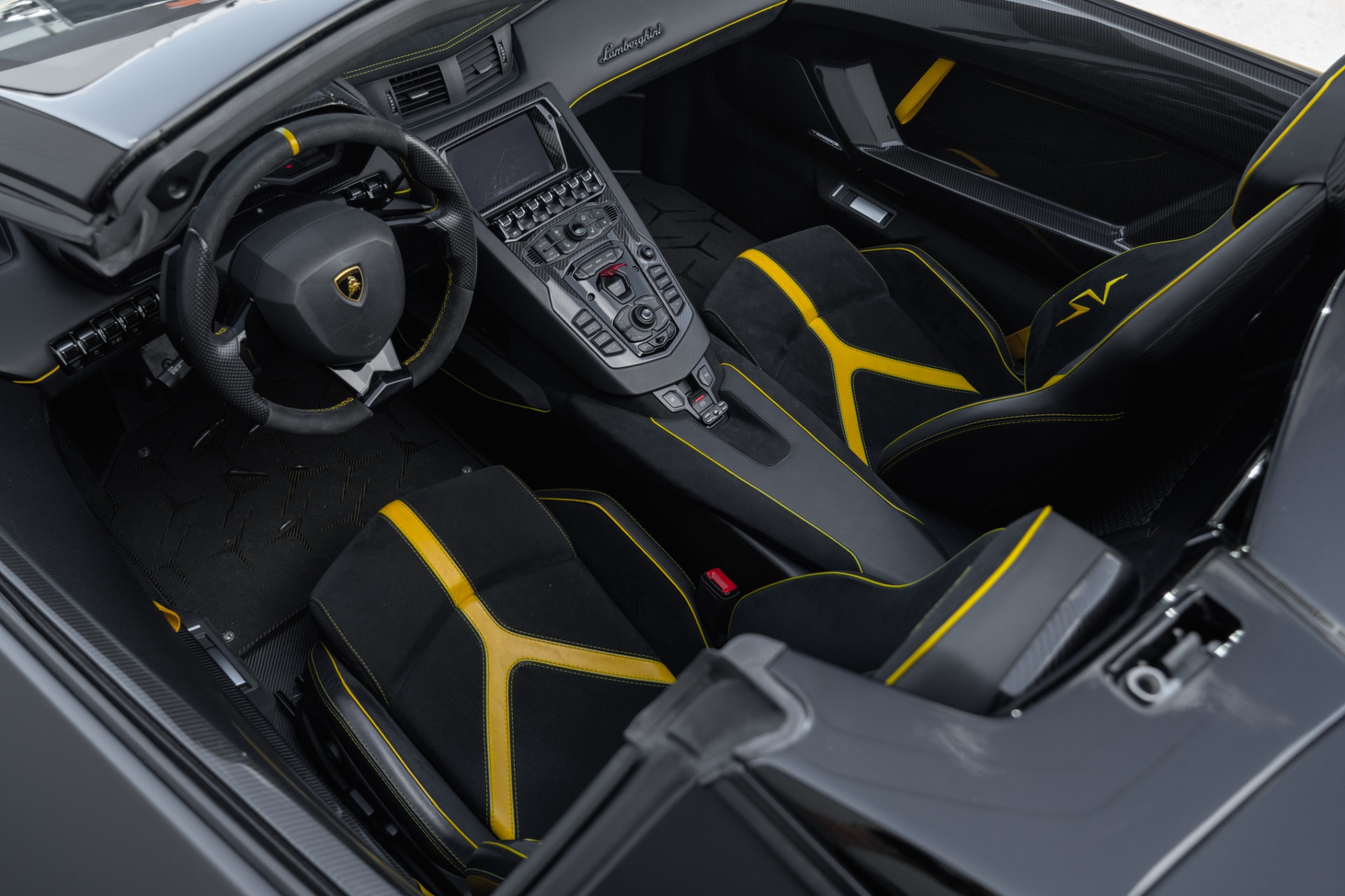 2016 Lamborghini Aventador LP 750-4 Superveloce photo 2