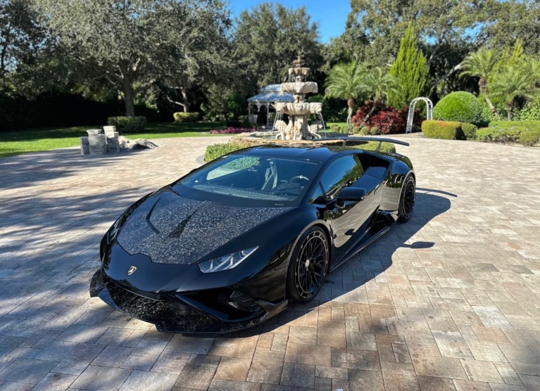 2021 Lamborghini Huracan EVO's photo