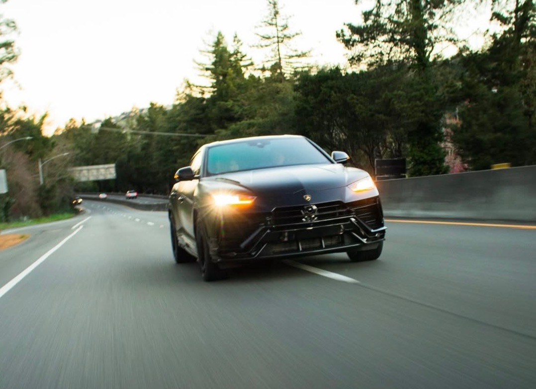 2023 Lamborghini Urus Performante photo 4