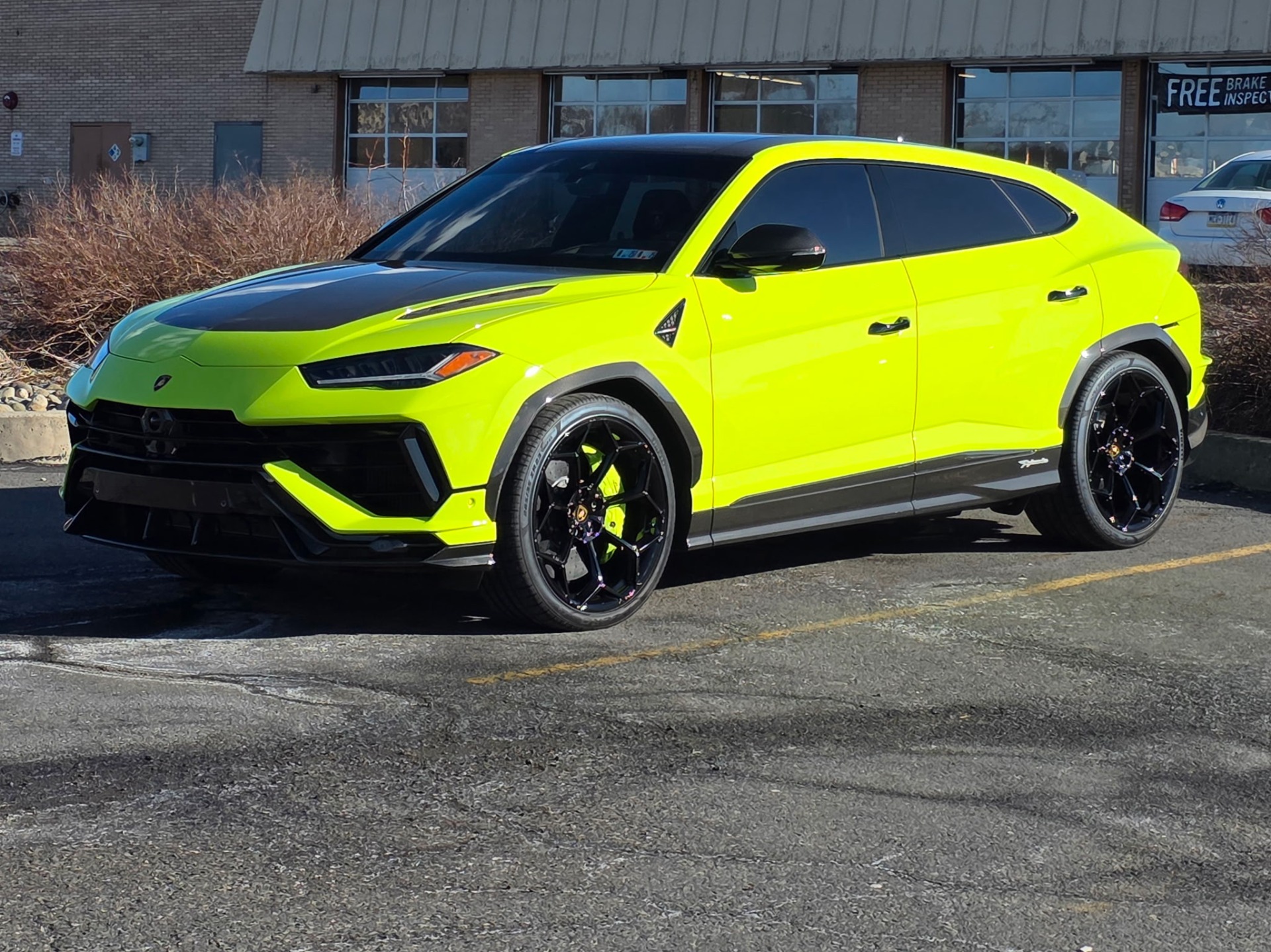2024 Lamborghini Urus Performante photo 3