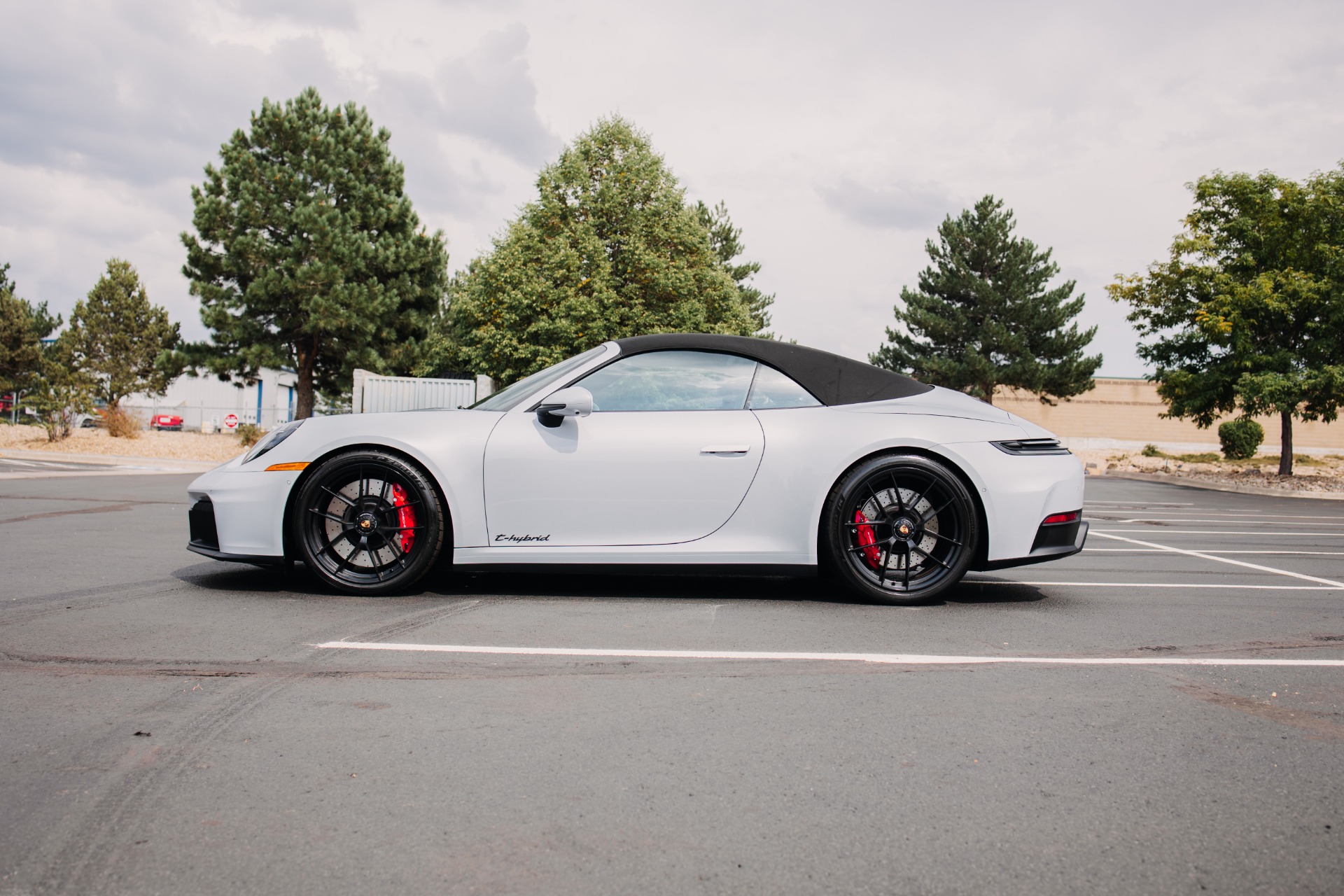 2025 Porsche 911 GTS photo 3