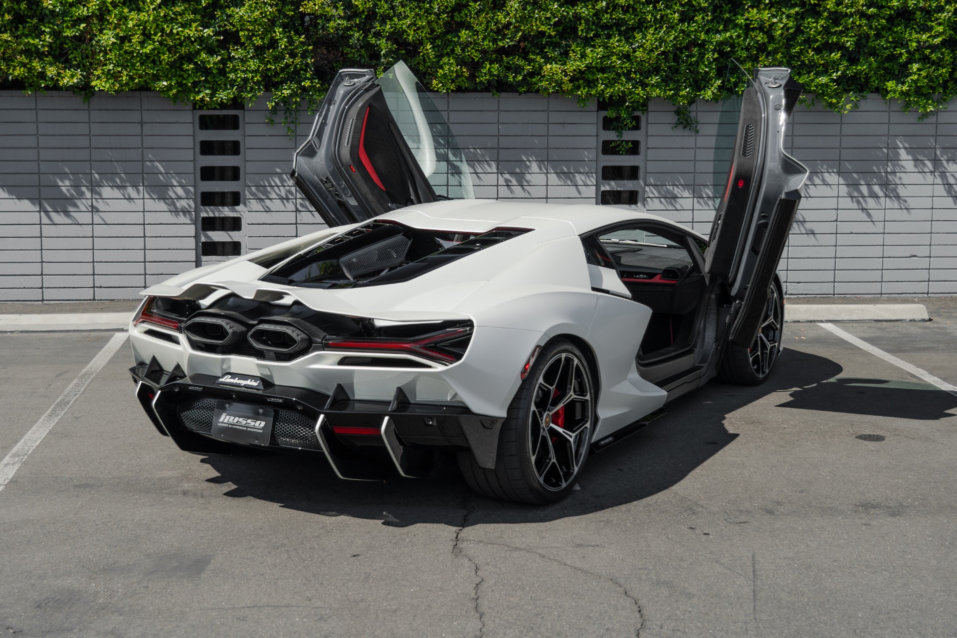 2024 Lamborghini Revuelto photo 3