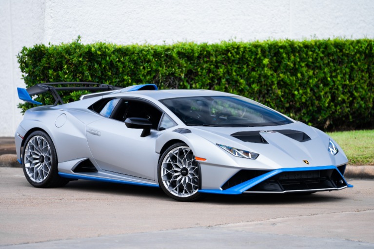 2023 Lamborghini Huracan STO's photo