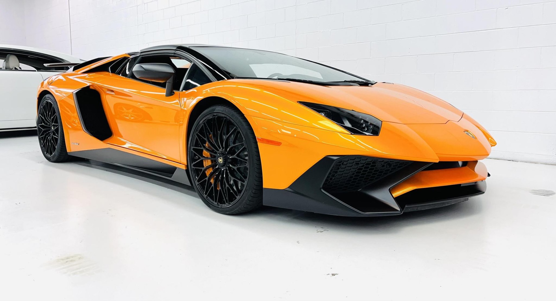2017 Lamborghini Aventador LP 750-4 Superveloce photo 3