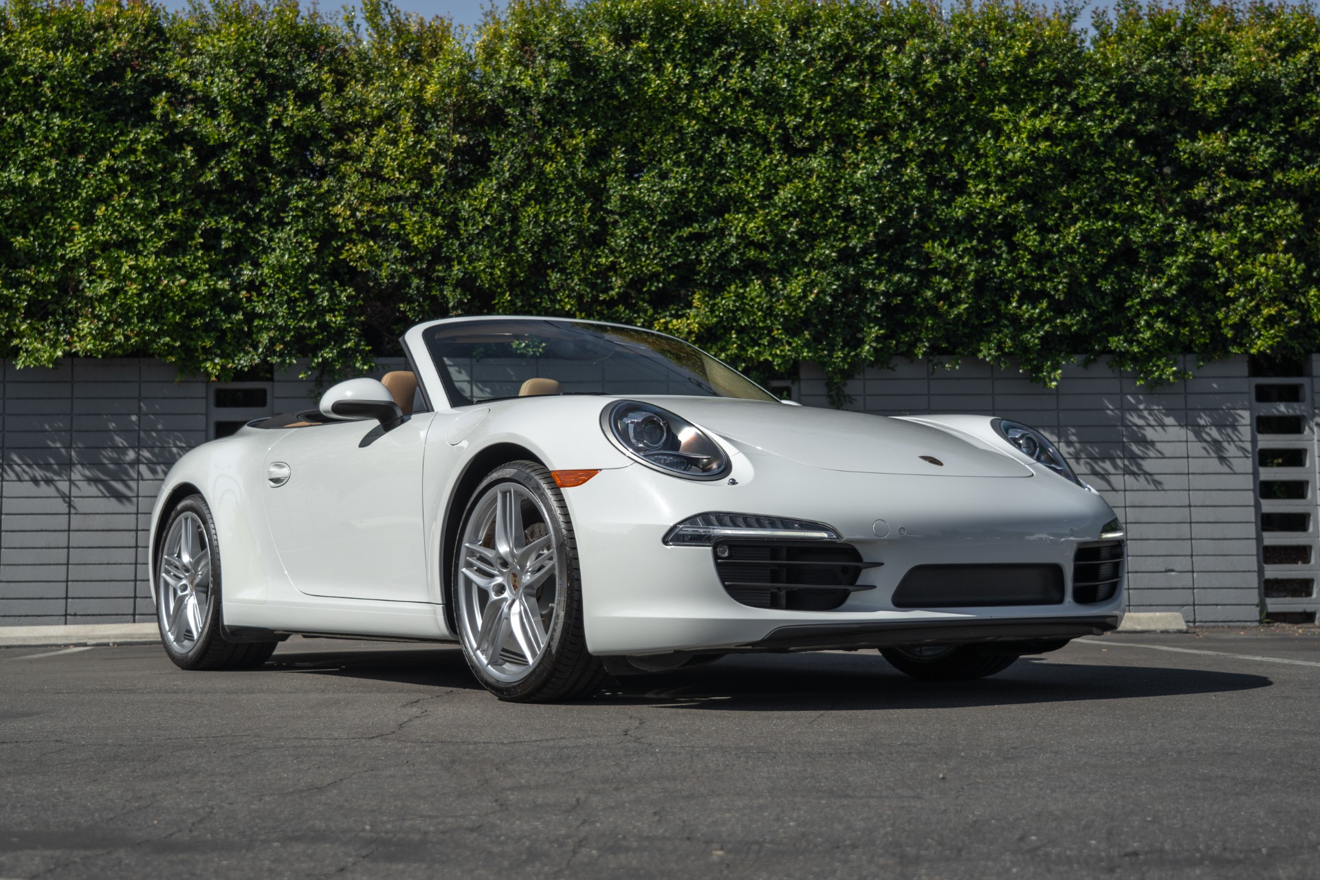 2013 Porsche 911 Cabriolet photo 2