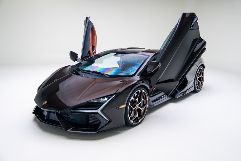 2025 Lamborghini Revuelto Base's photo