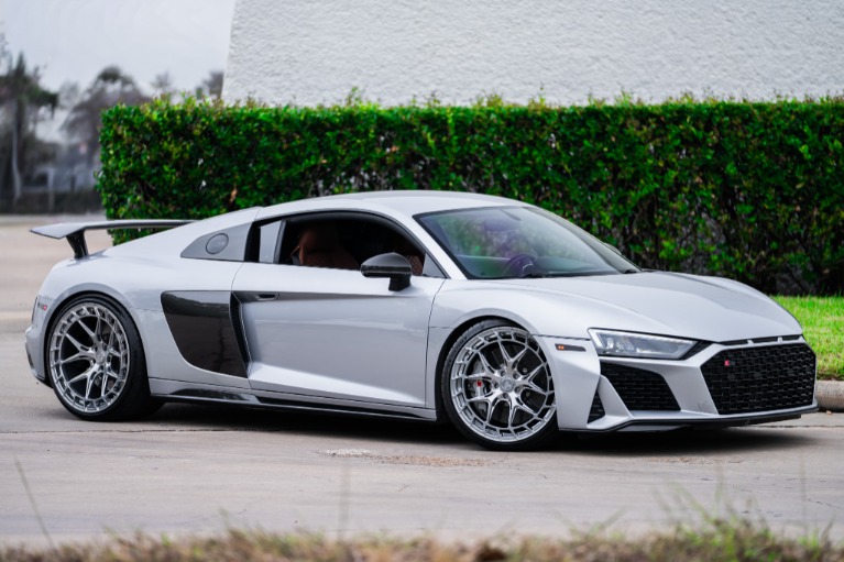 2022 Audi R8 Performance's photo