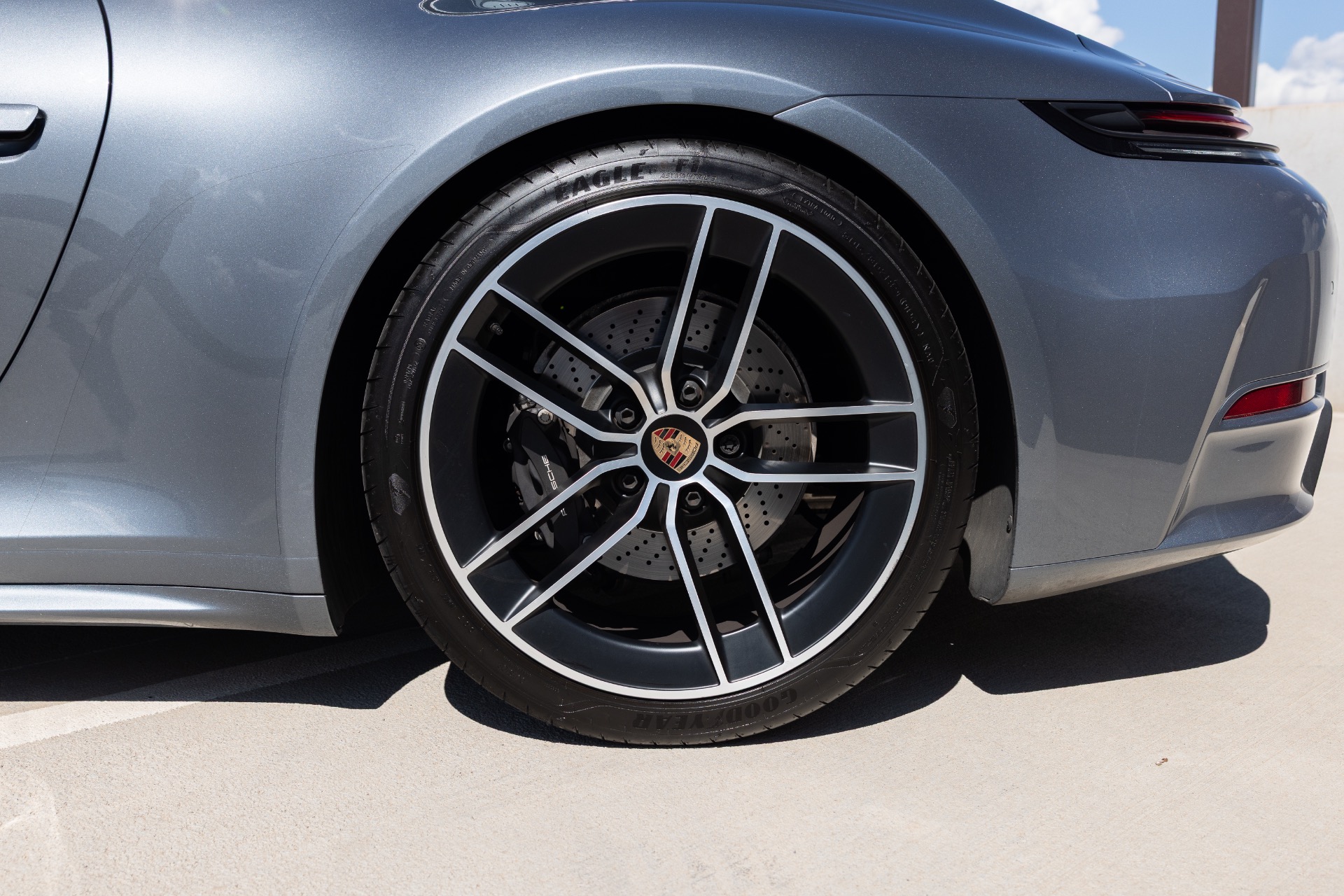 2025 Porsche 911 T - Photo 13
