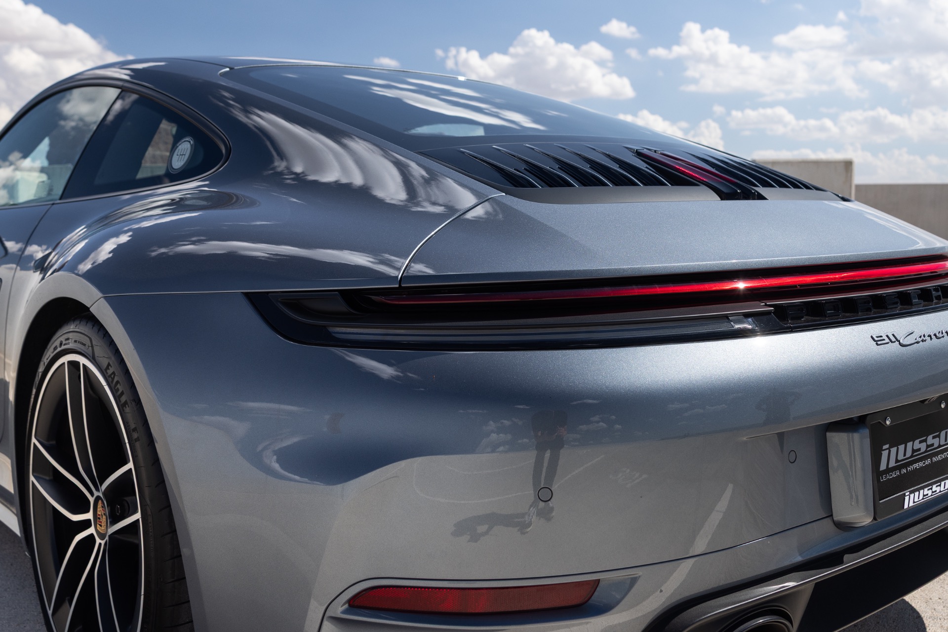 2025 Porsche 911 T - Photo 33