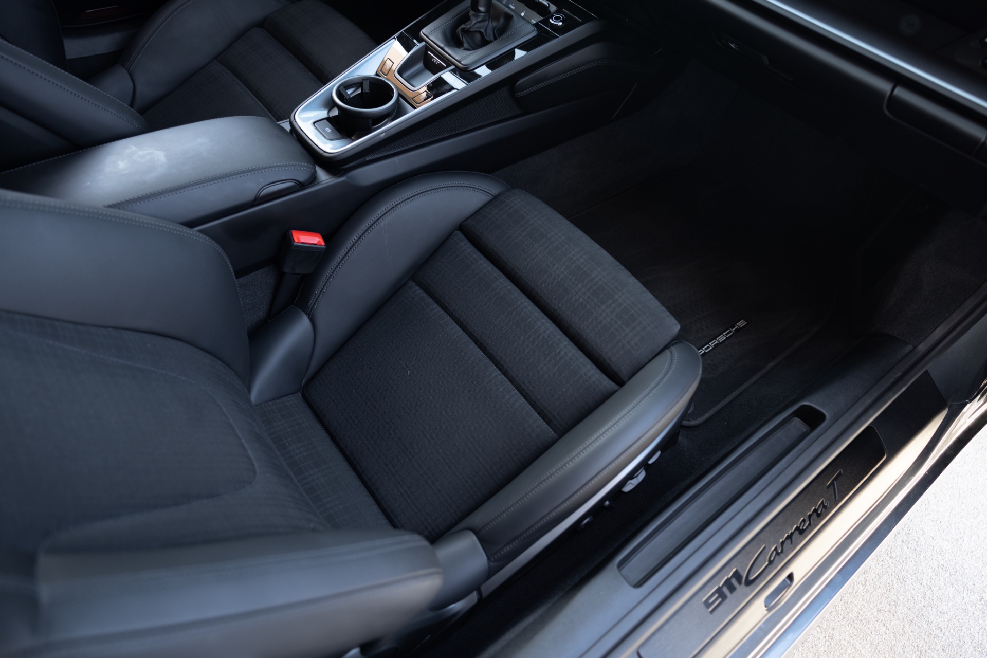 2025 Porsche 911 T - Photo 60
