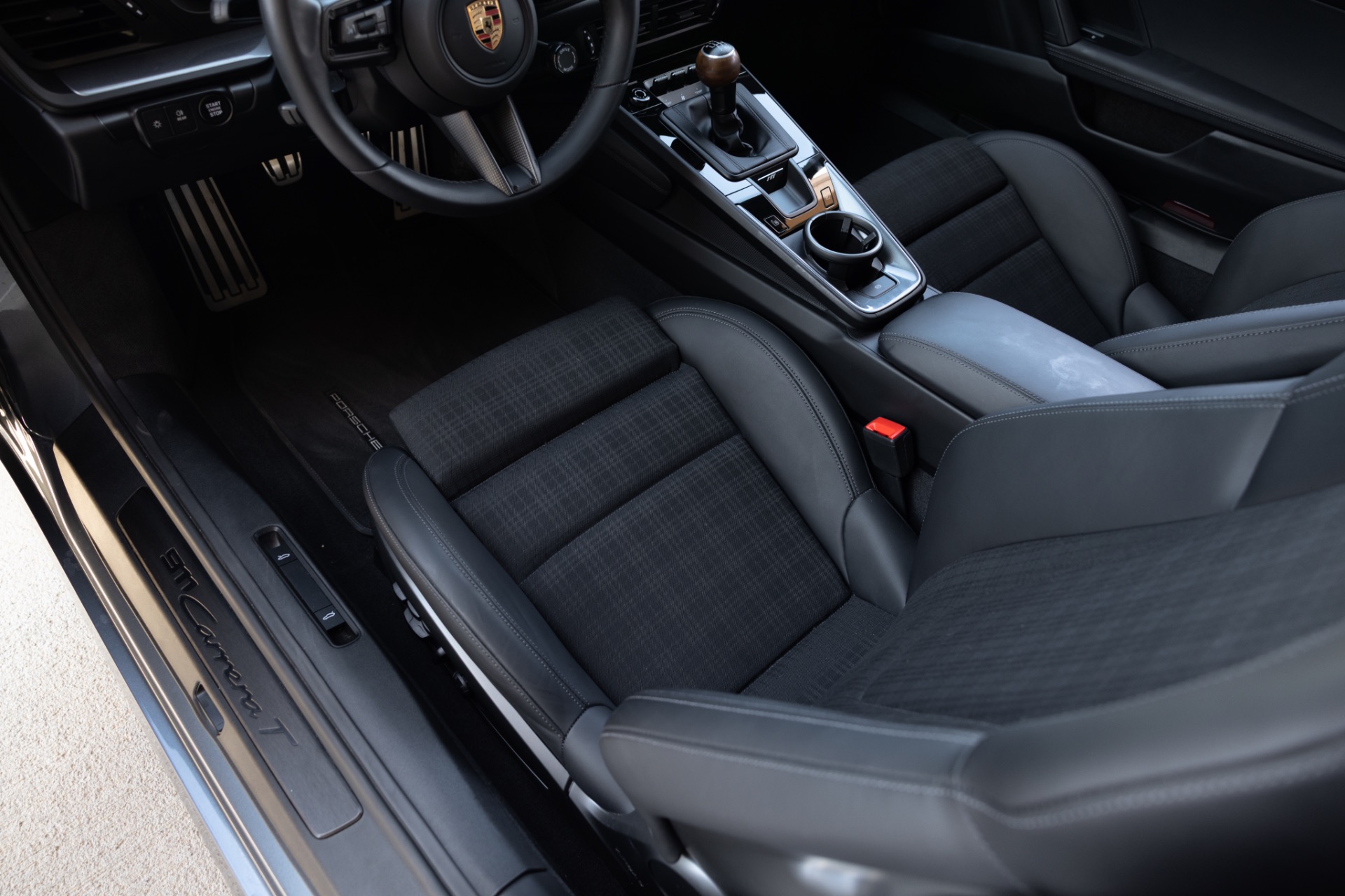 2025 Porsche 911 T - Photo 64